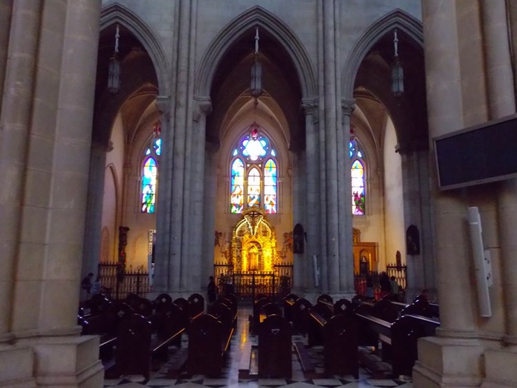 アルムデナ大聖堂の内部